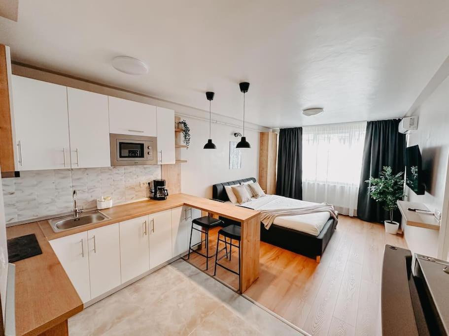 Apartamento Agoll Victoria - Self Checkin Resita Exterior foto